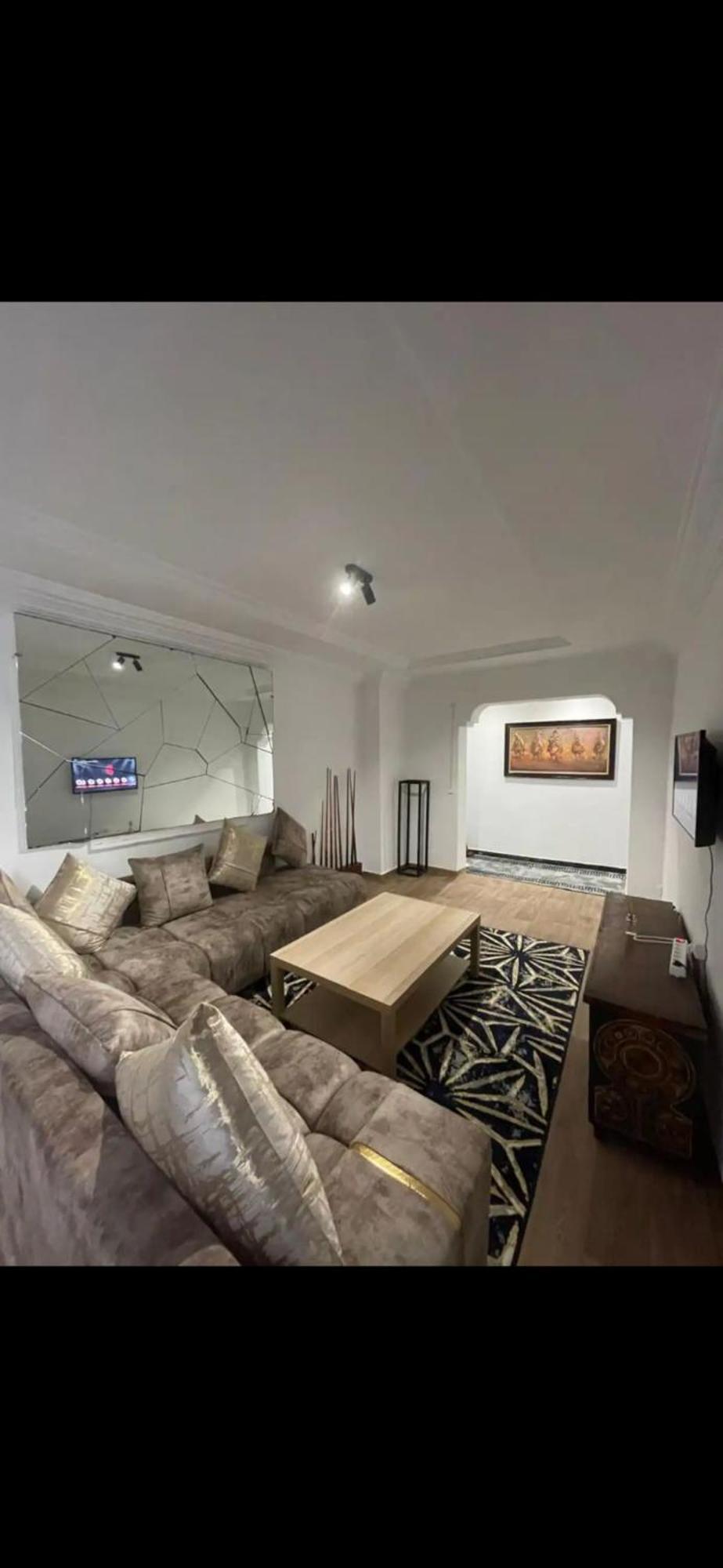 Centre Maarif Apartment